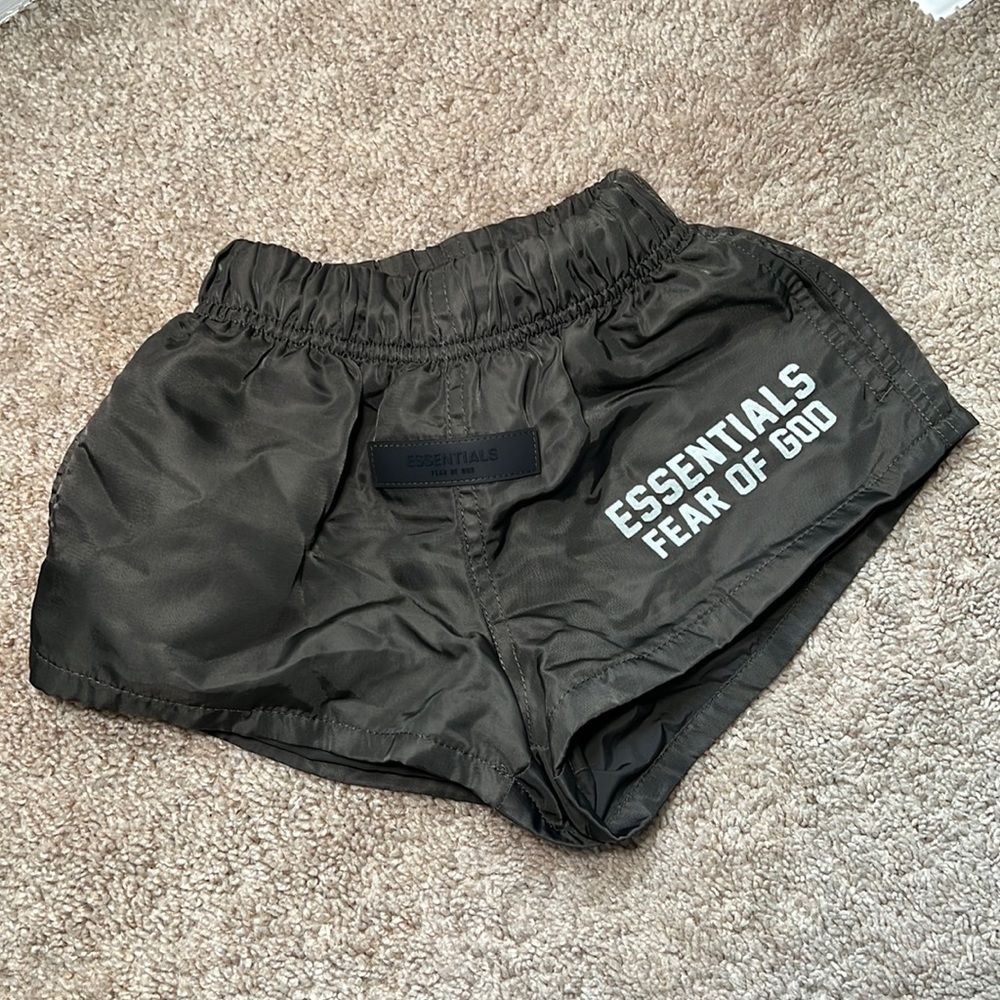 Essentials Shorts TD